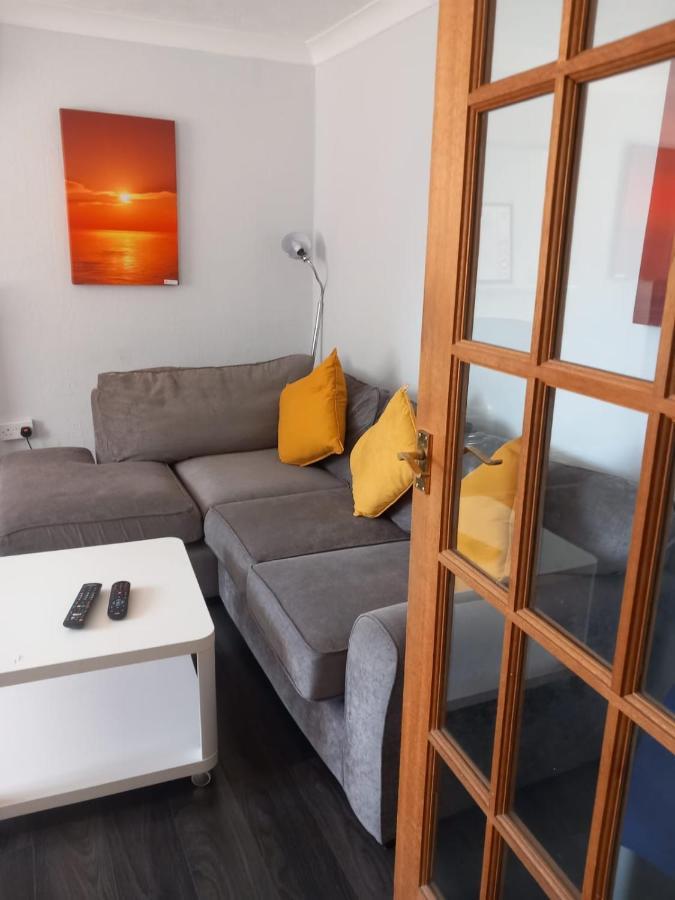 Penllech House - Huku Kwetu Notts - 3 Bedroom Spacious Lovely And Cosy With A Free Parking- Affordable And Suitable To Group Business Travellers Nottingham Exterior foto
