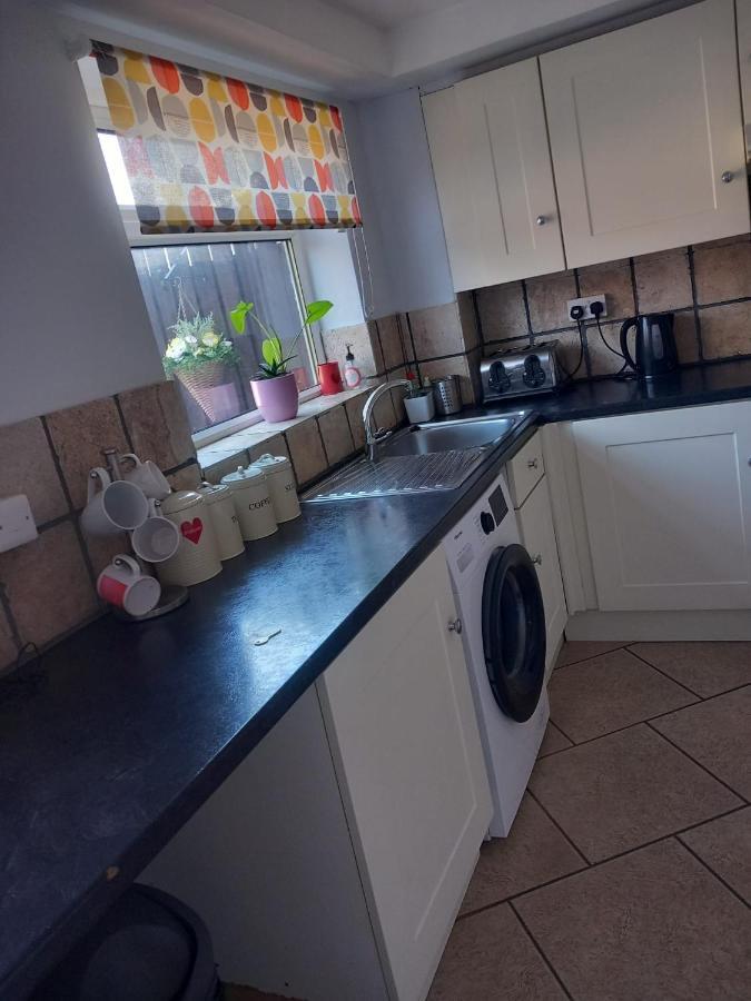 Penllech House - Huku Kwetu Notts - 3 Bedroom Spacious Lovely And Cosy With A Free Parking- Affordable And Suitable To Group Business Travellers Nottingham Exterior foto