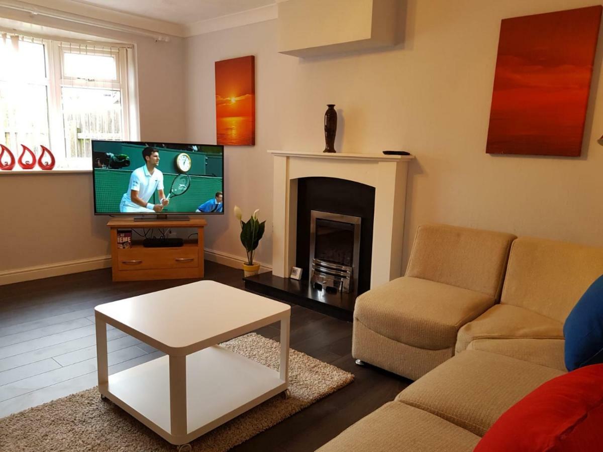 Penllech House - Huku Kwetu Notts - 3 Bedroom Spacious Lovely And Cosy With A Free Parking- Affordable And Suitable To Group Business Travellers Nottingham Exterior foto