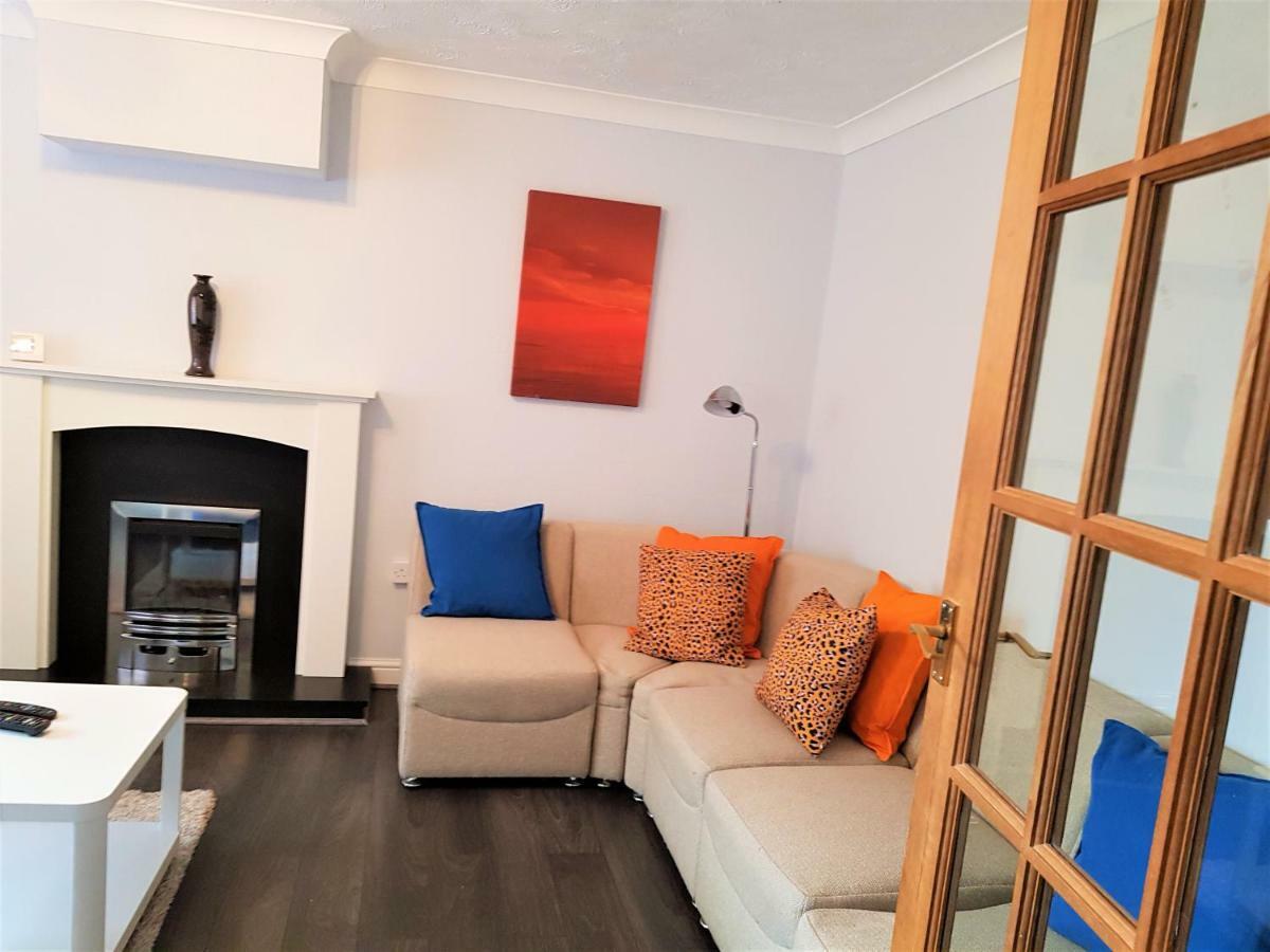 Penllech House - Huku Kwetu Notts - 3 Bedroom Spacious Lovely And Cosy With A Free Parking- Affordable And Suitable To Group Business Travellers Nottingham Exterior foto