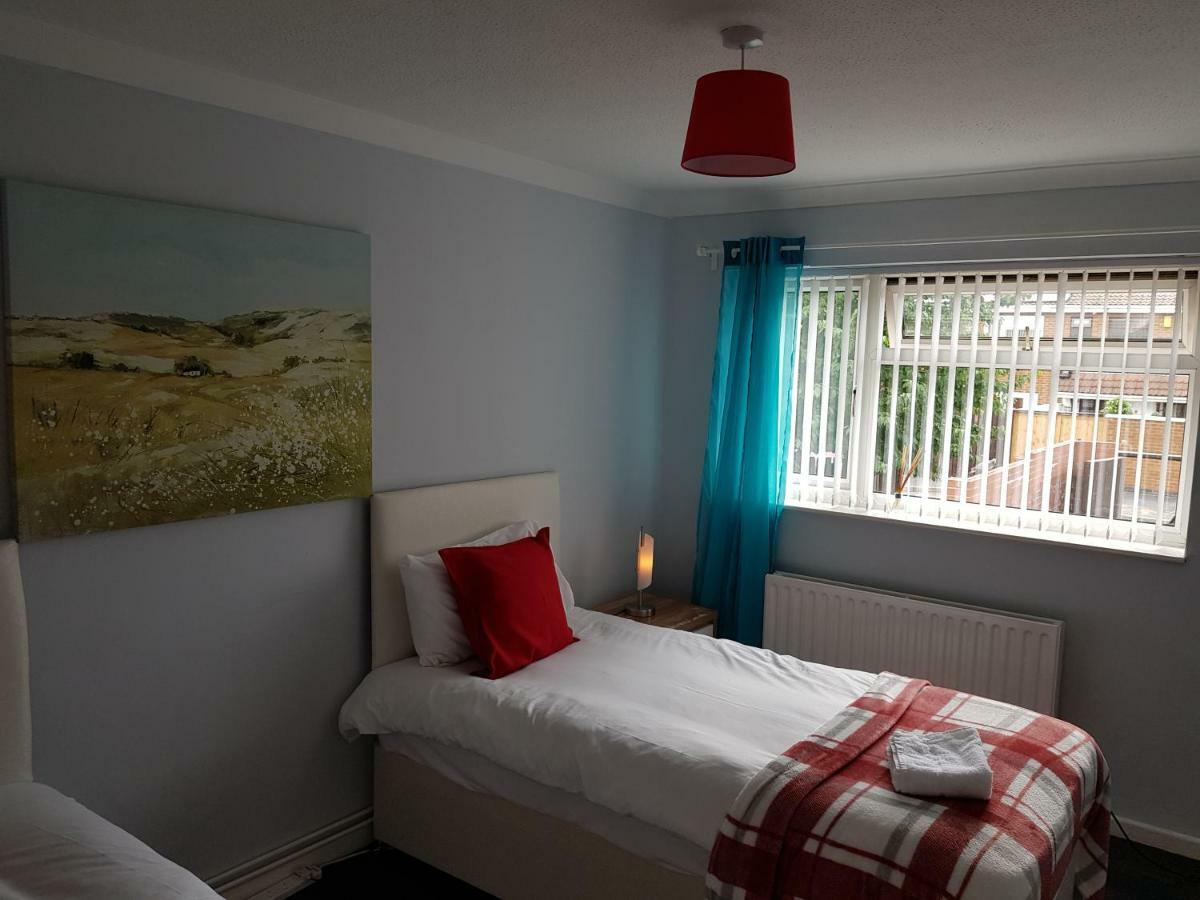 Penllech House - Huku Kwetu Notts - 3 Bedroom Spacious Lovely And Cosy With A Free Parking- Affordable And Suitable To Group Business Travellers Nottingham Exterior foto