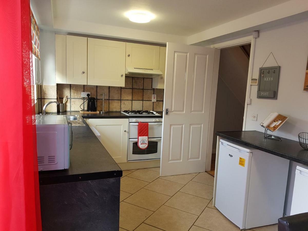 Penllech House - Huku Kwetu Notts - 3 Bedroom Spacious Lovely And Cosy With A Free Parking- Affordable And Suitable To Group Business Travellers Nottingham Exterior foto