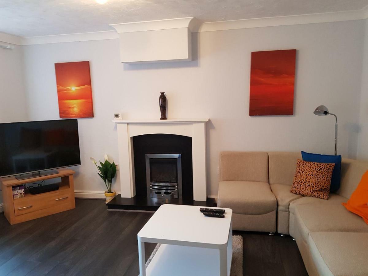 Penllech House - Huku Kwetu Notts - 3 Bedroom Spacious Lovely And Cosy With A Free Parking- Affordable And Suitable To Group Business Travellers Nottingham Exterior foto